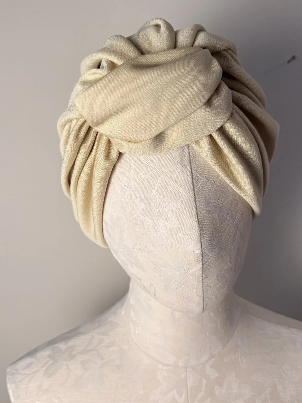 Vintage Liz Hughes Creations Taupe Knit Silk-like Turban